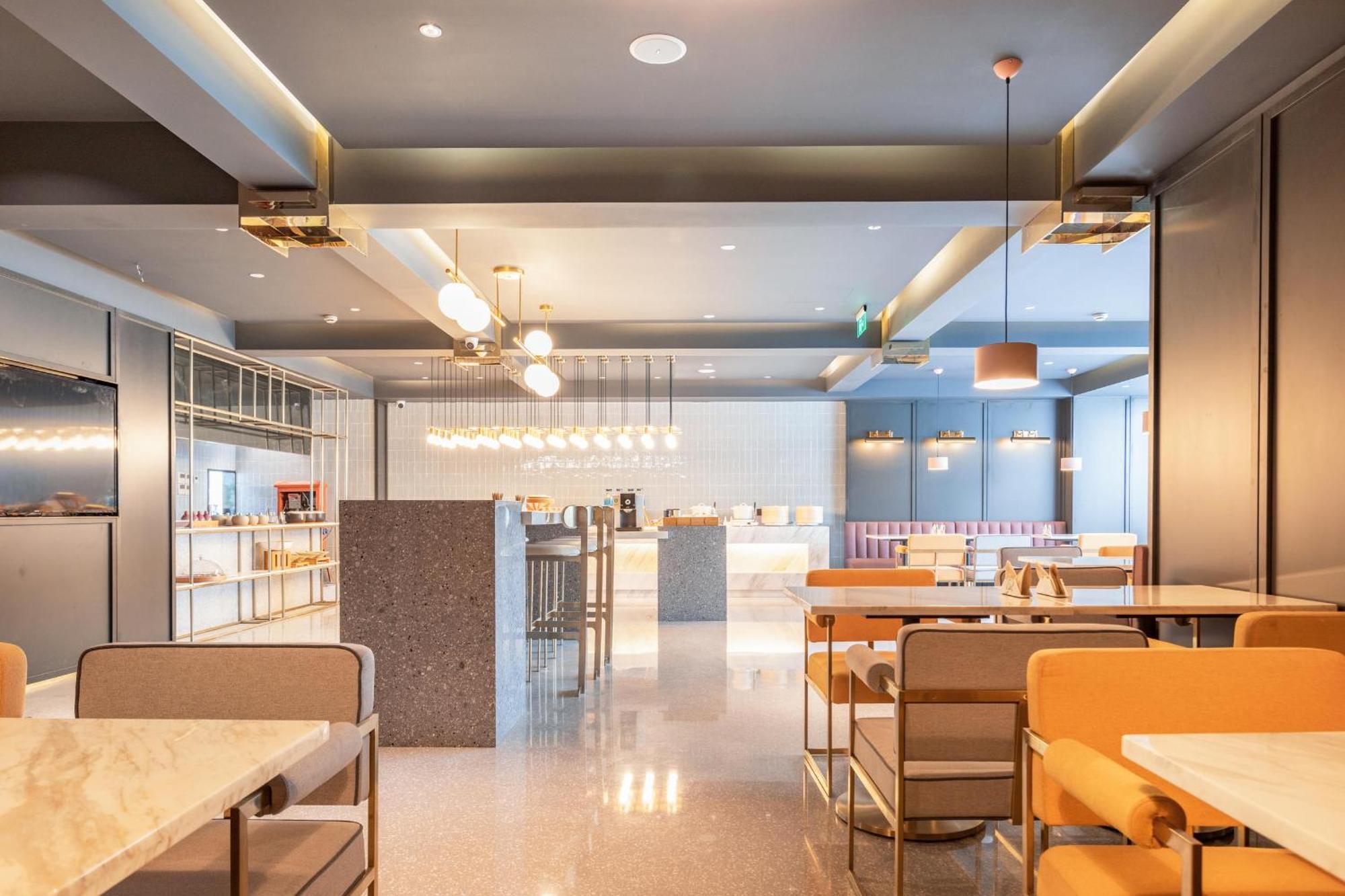 Atour Caohejing Hotel 4*